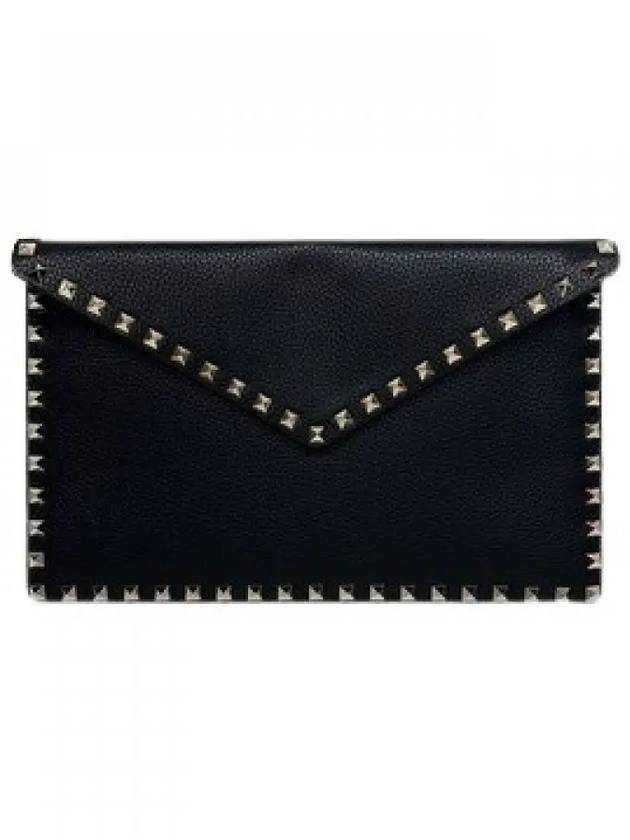 Rockstud Leather Clutch Bag Black - VALENTINO - BALAAN 3