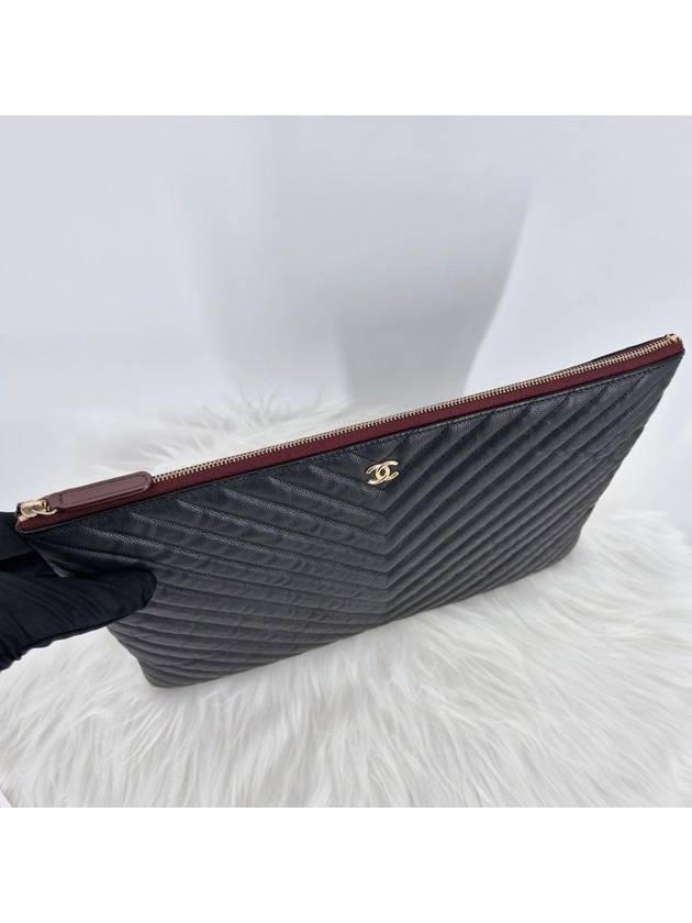 Caviar Chevron Classic Clutch Bag Large Black - CHANEL - BALAAN 5