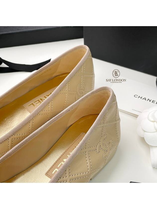 Patent Calfskin Ballerina Shoes Beige Black - CHANEL - BALAAN.