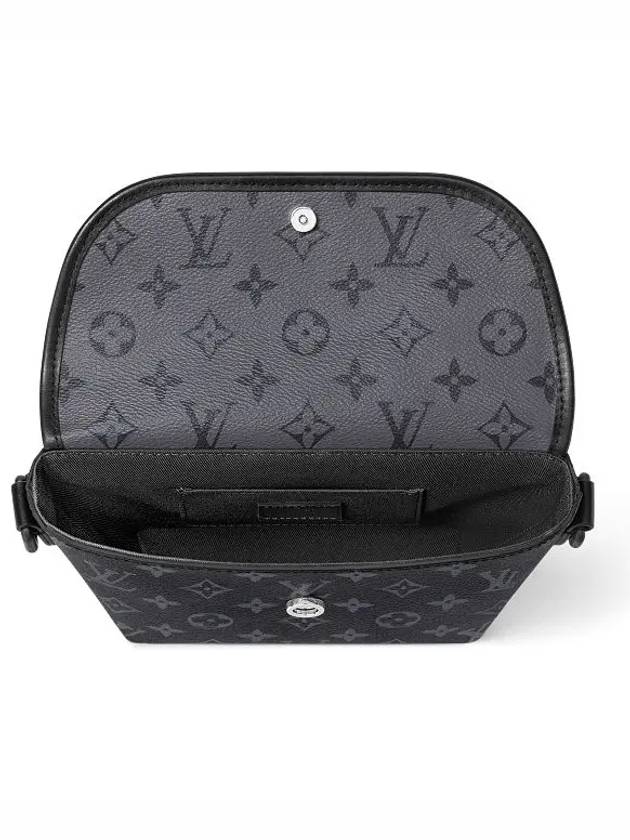 Pulse Wearable Wallet Cross Bag Black - LOUIS VUITTON - BALAAN 4