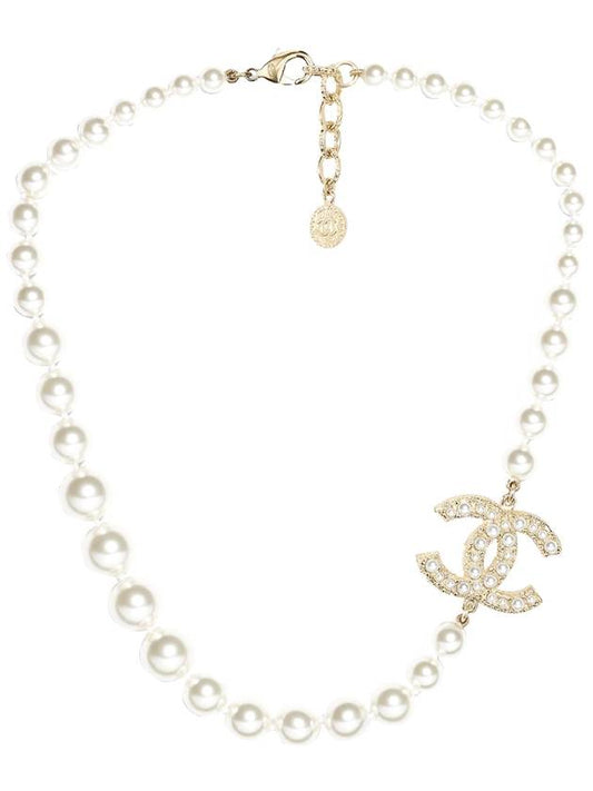 Necklace Metal Glass Pearls Resin & Gold Pearly White Crystal - CHANEL - BALAAN.