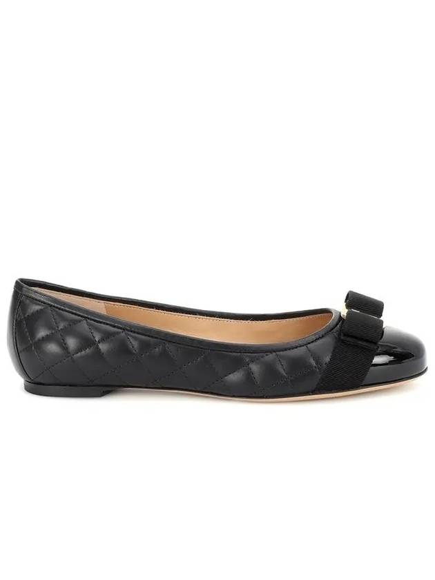 Varina Quilting Leather Ballet Flat Black - SALVATORE FERRAGAMO - BALAAN 5