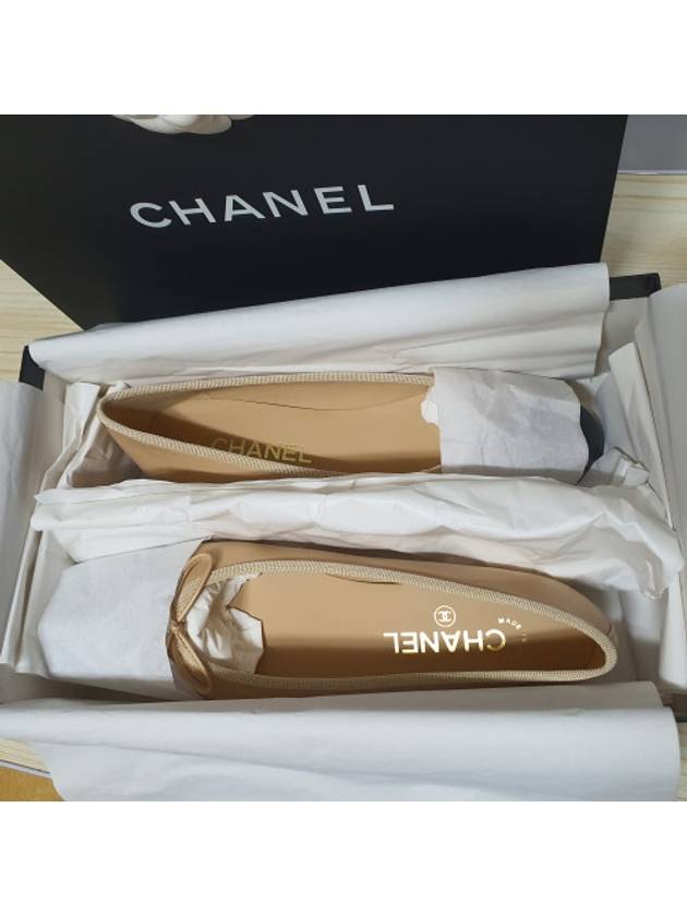 Ballerina Flats Beige Two tone Women s G02819 - CHANEL - BALAAN 2