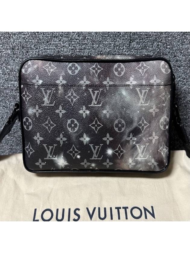 Galaxy Alpha Messenger Crossbody Bag - LOUIS VUITTON - BALAAN 3