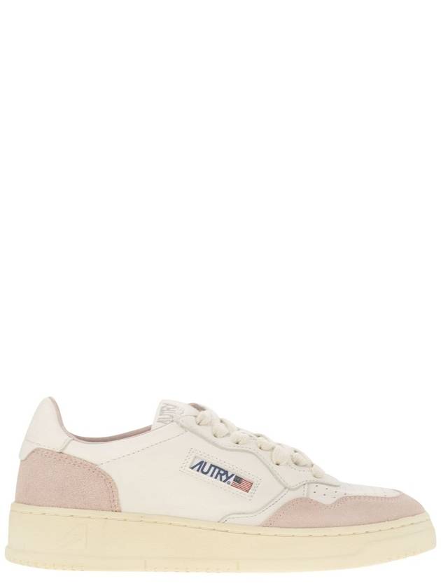 MEDALIST LOW - White leather and suede sneakers in powder - AUTRY - BALAAN 1