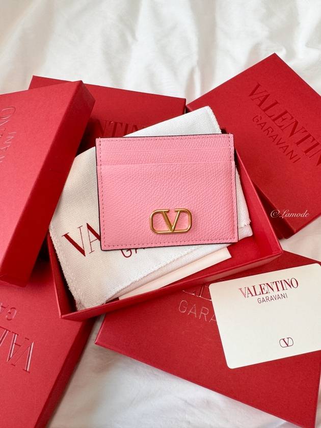 V Logo Signature Grainy Calfskin Card Wallet Pink - VALENTINO - BALAAN 4