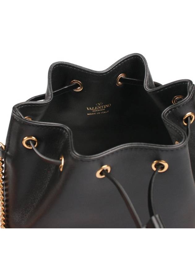 VLogo Chain Bucket Bag Black - VALENTINO - BALAAN.