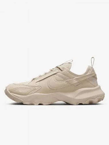 TC 7900 Women s Sneakers Sandrift HF1055 133 708746 - NIKE - BALAAN 1