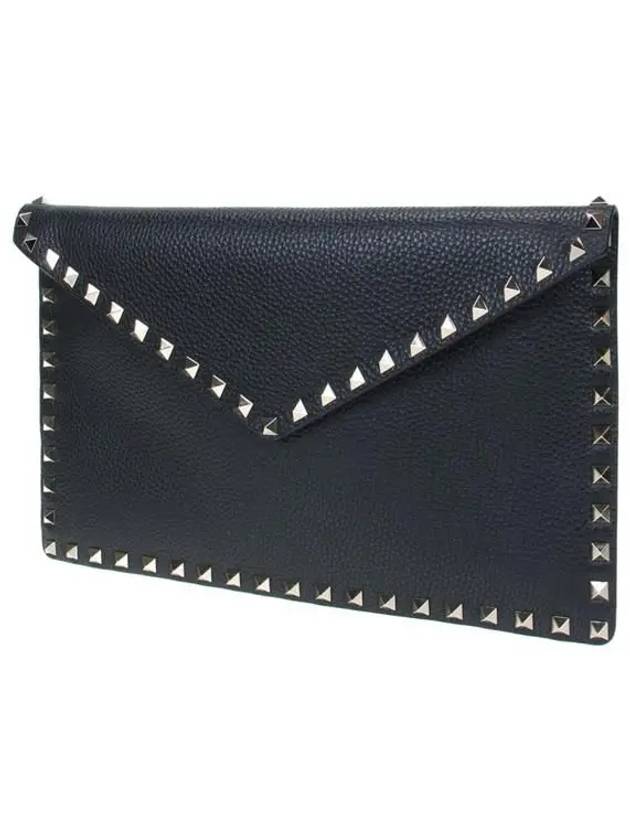 Rockstud Envelope Clutch Bag Black - VALENTINO - BALAAN 3