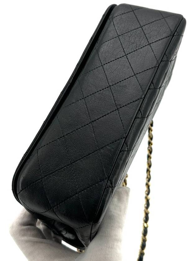 Classic Lambskin Flap Shoulder Bag - CHANEL - BALAAN 6