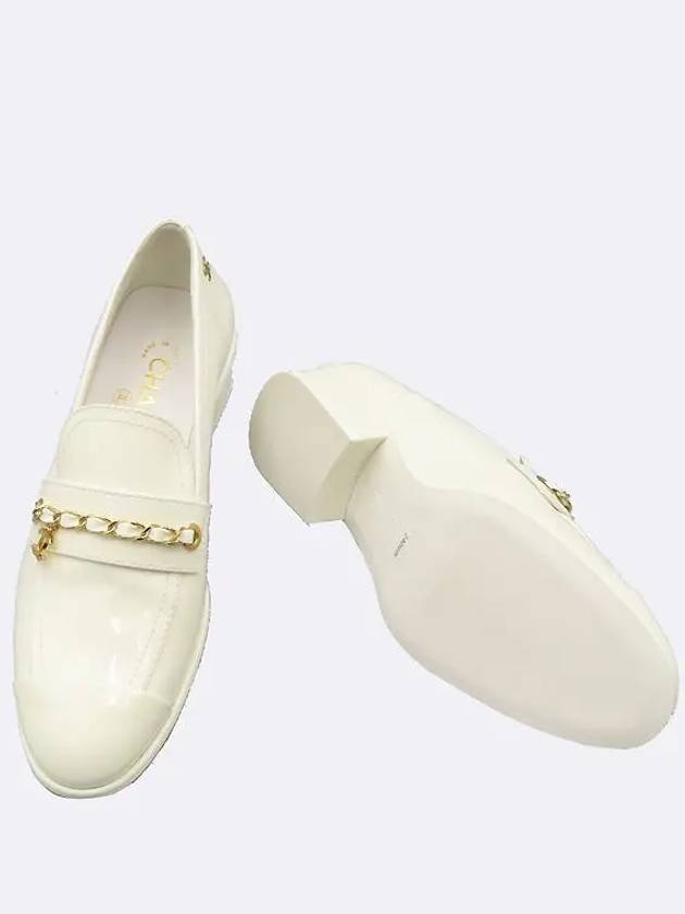 G38559 White patent leather silver COCO logo women s loafers 240MM - CHANEL - BALAAN 3