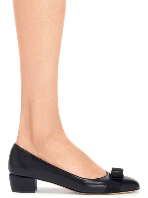 Vana Bow Pumps Black - SALVATORE FERRAGAMO - BALAAN 3