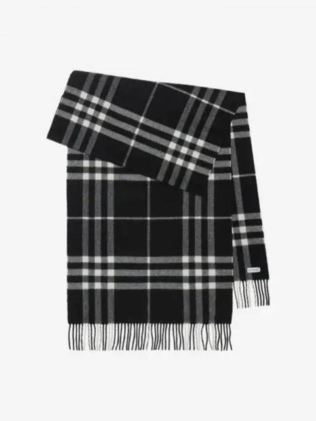 Check Wide Cashmere Scarf Black - BURBERRY - BALAAN 2