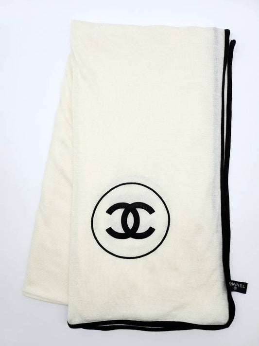 CC Logo Cashmere Silk Ivory Stole White Jenny Muffler A52032 - CHANEL - BALAAN 2