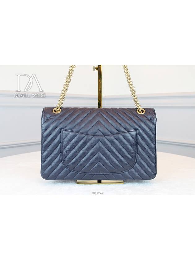 Used luxury goods Daol 2 55 vintage large chevron navy 27th condition - CHANEL - BALAAN 3