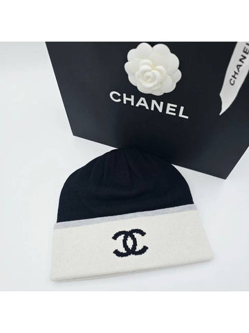 Beanie Winter Hat White Black Unisex AAA629 - CHANEL - BALAAN 1