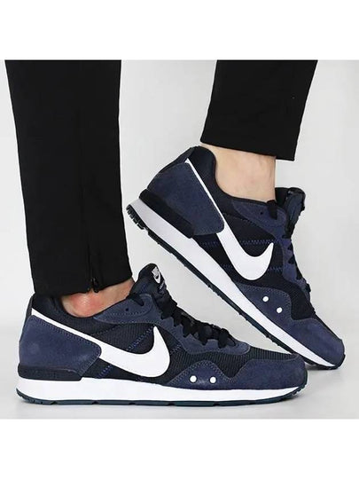 Venture Runner Low Top Sneakers Midnight Navy - NIKE - BALAAN 2