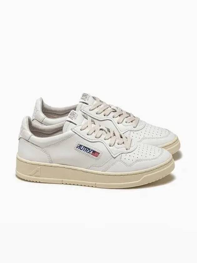 Medalist Leather Low Top Sneakers White - AUTRY - BALAAN 3