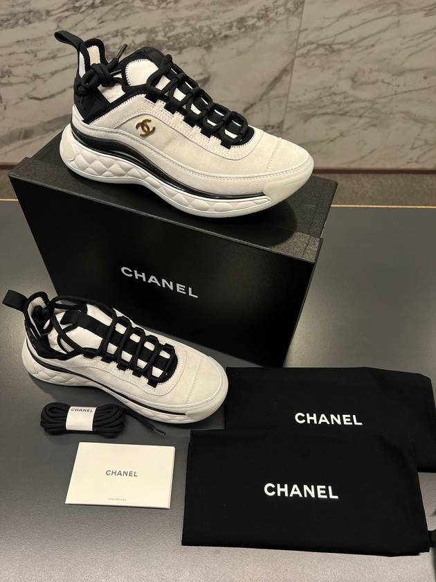 Logo Mixed Fibers Suede Low Top Sneakers White - CHANEL - BALAAN 5