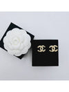 CC logo stud earrings gold - CHANEL - BALAAN 2