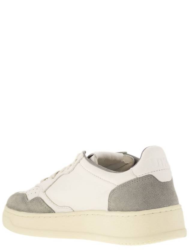 MEDALIST LOW - White leather and suede sneakers in powder - AUTRY - BALAAN 3