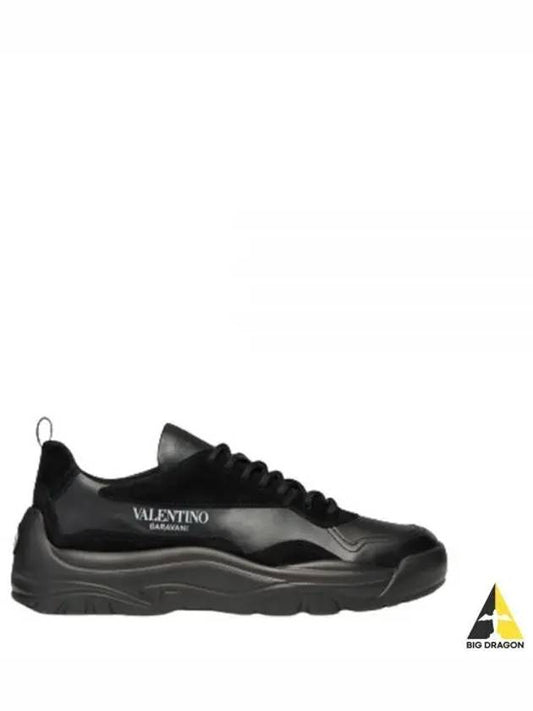 Men's Gumboy Shearling Low Top Sneakers Black - VALENTINO - BALAAN 2