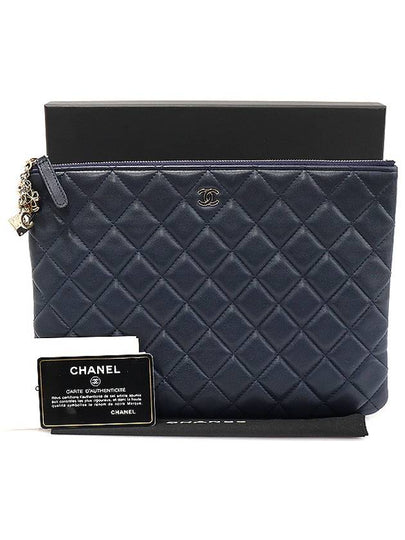 A82415 Navy Lambskin Gold Classic Charm Decoration New Medium Clutch 22nd - CHANEL - BALAAN 2