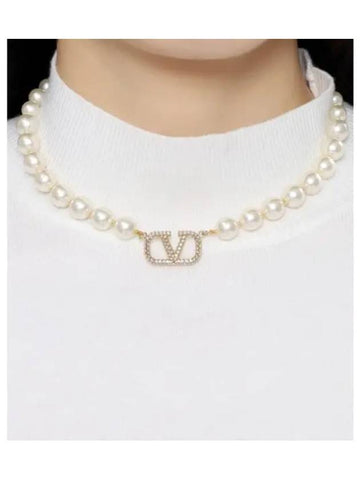 5W0J0P13 QVS Y49 5W2J0P13 Metal Swarovski Pearl V Logo Signature Necklace - VALENTINO - BALAAN 1