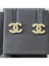 Classic Earrings CC Logo Pearl Crystal Gold A64766 - CHANEL - BALAAN 6