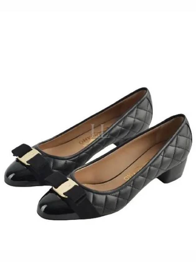 Vara Quilted Pumps Black - SALVATORE FERRAGAMO - BALAAN 2