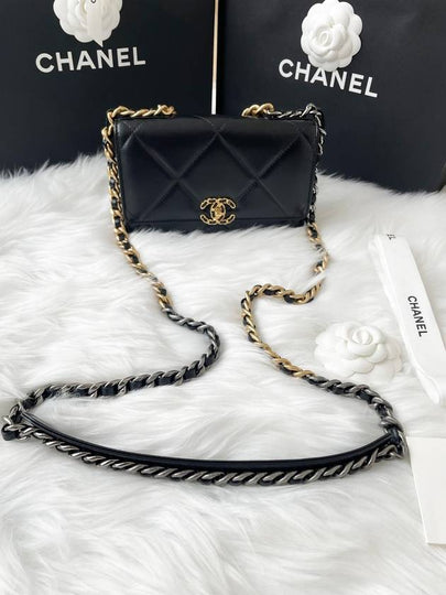 19 Chain Lambskin Cross Bag Black - CHANEL - BALAAN 2