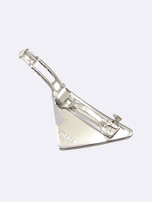 1IF050 Triangle logo silver metal clip hairpin - PRADA - BALAAN 4