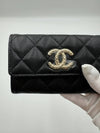 CC logo flap caviar card wallet black - CHANEL - BALAAN 5