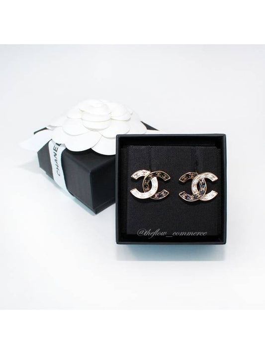 Classic CC Logo Black White Earrings ABC996 B16125 NW385 - CHANEL - BALAAN 1