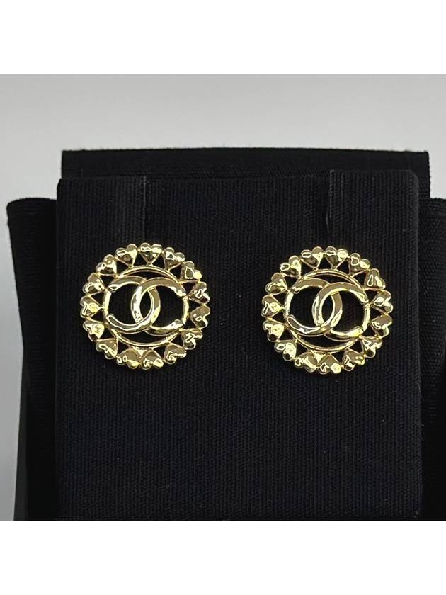 CC Logo Round Heart Earrings Gold - CHANEL - BALAAN 2