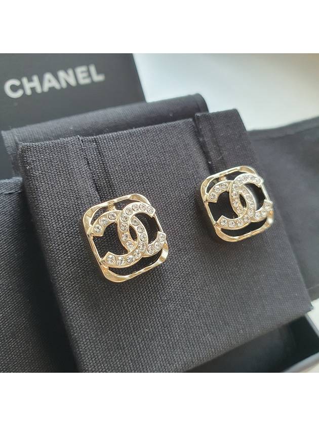 Square CC logo gold metal earrings - CHANEL - BALAAN 3