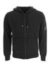 Lens Wappen Light Fleece  Zip-Up Hoodie Black - CP COMPANY - BALAAN 2