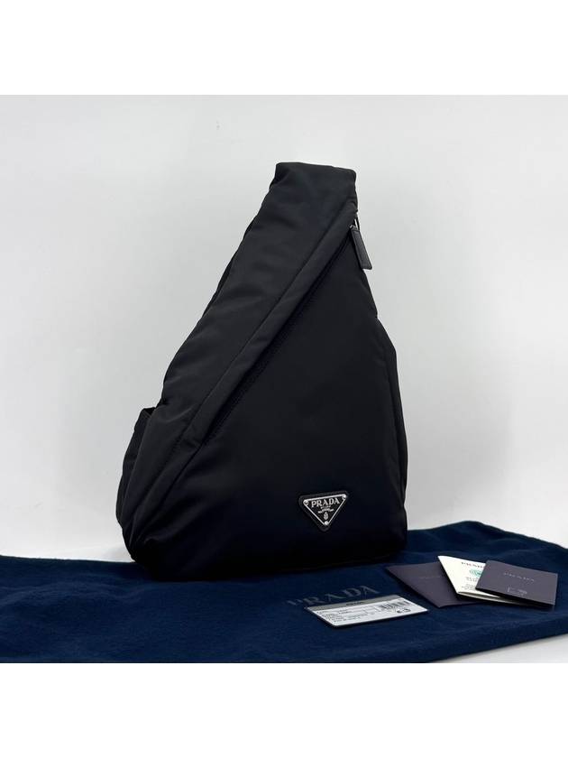 Re nylon triangle logo single line backpack black 2VZ092 - PRADA - BALAAN 4