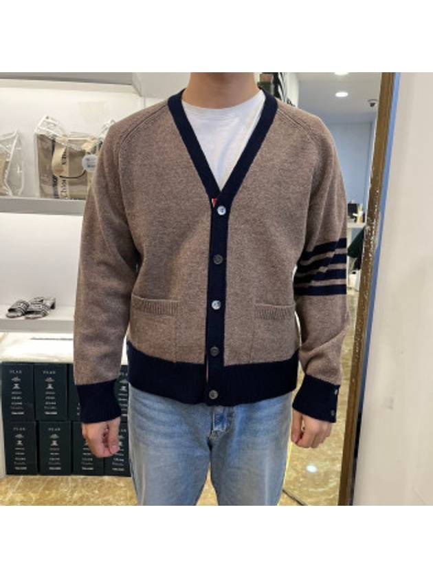 V-Neck 4-Bar Wool Cardigan Brown - THOM BROWNE - BALAAN 2