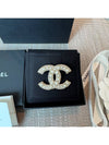 Classic CC Logo Pearl Brooch Gold - CHANEL - BALAAN 7