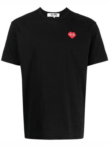 x Invader Pixel Heart Short Sleeve TShirt Black AZT3220511 P1T3221 - COMME DES GARCONS PLAY - BALAAN 1