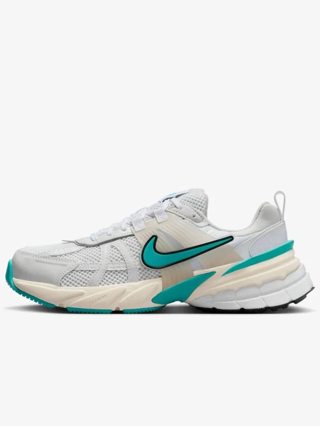 V2K Run Low Top Sneakers Dusty Cactus - NIKE - BALAAN 2