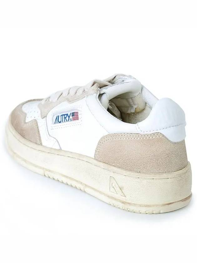 Women's Medalist Suede Low Top Sneakers Beige White - AUTRY - BALAAN.