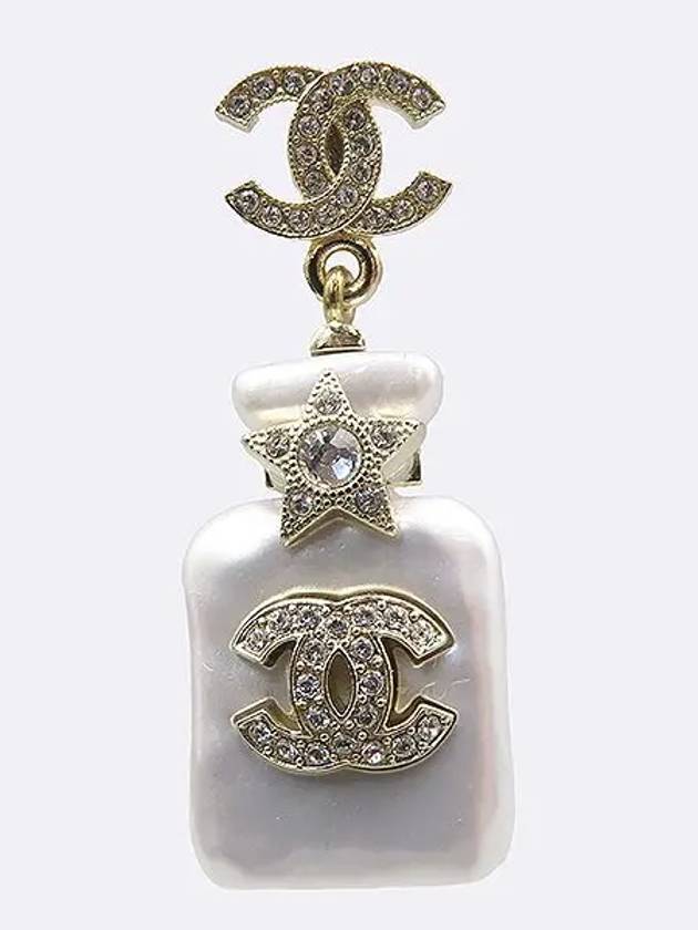 ABA840B bottle pendant COCO logo decoration earrings - CHANEL - BALAAN 2