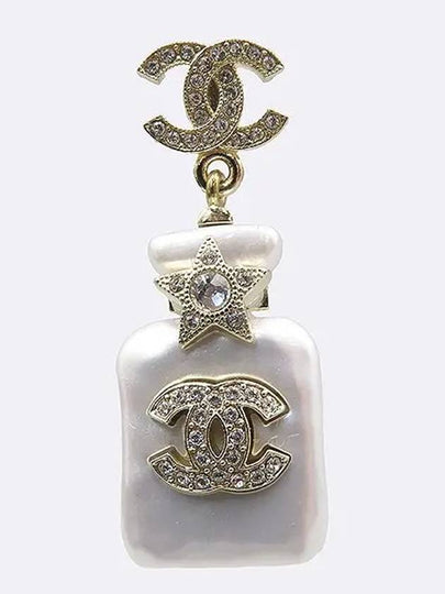 ABA840B bottle pendant COCO logo decoration earrings - CHANEL - BALAAN 2