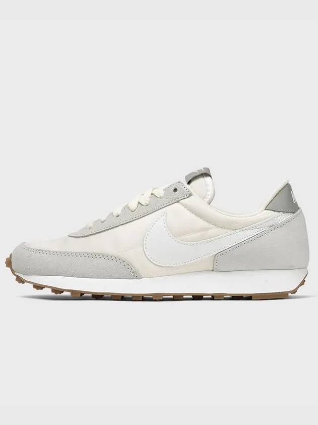 Daybreak Low Top Sneakers Ivory - NIKE - BALAAN 3