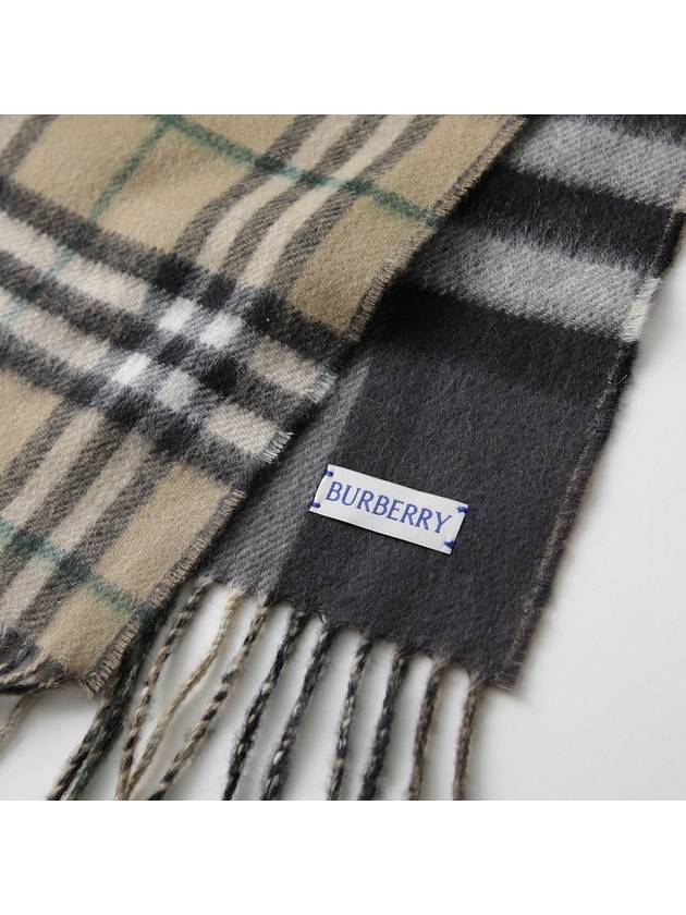 Reversible contrast checked cashmere scarf - BURBERRY - BALAAN 2