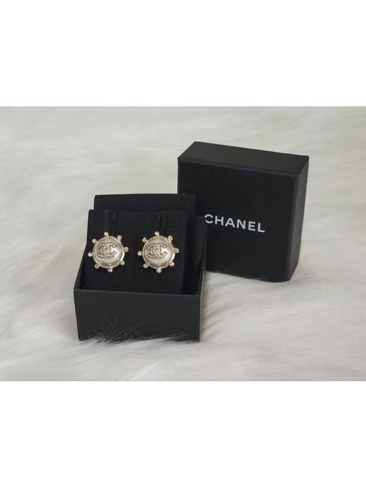 Circular castle crystal logo earrings AB6635 - CHANEL - BALAAN 2