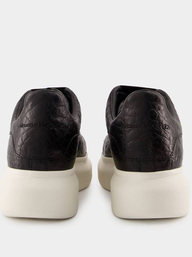 Oversized Lace-Up Low-Top Sneakers Black - ALEXANDER MCQUEEN - BALAAN 4