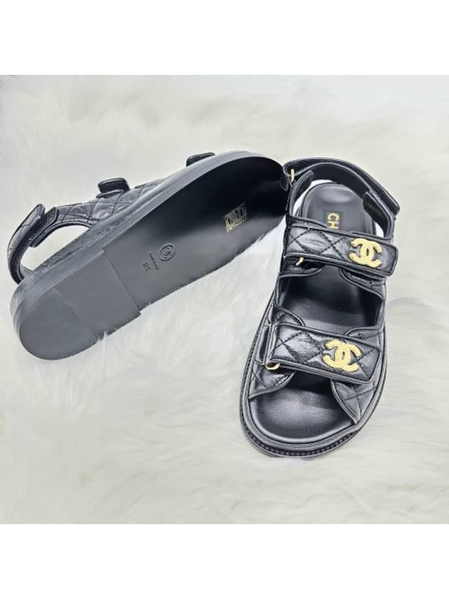 Logo Crumpled Shiny Lambskin Sandals Black - CHANEL - BALAAN 4